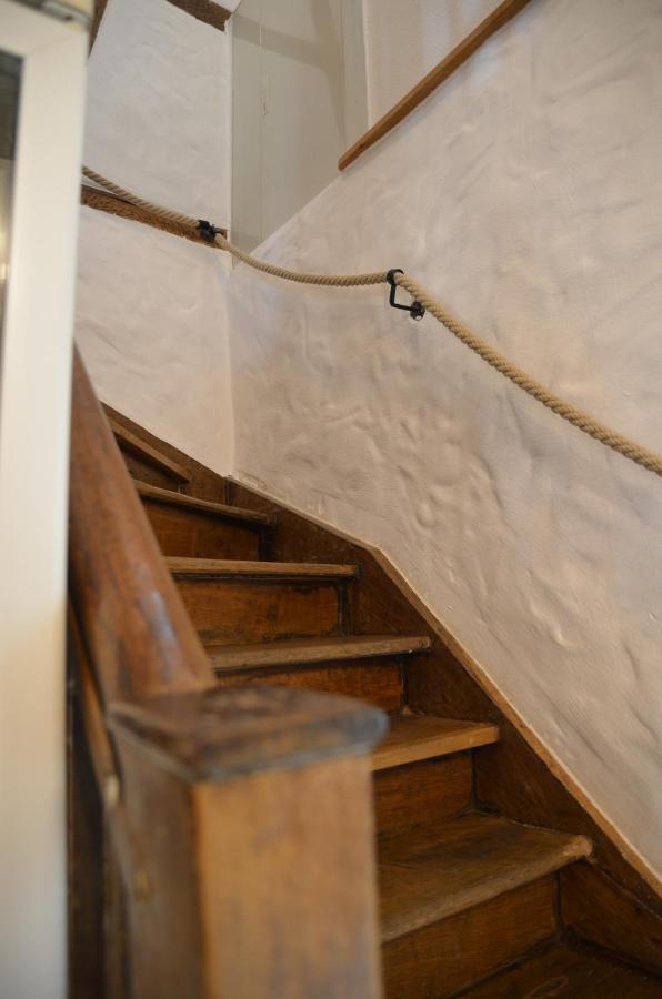 Altes Winzerhaus - Ferienhaus Burgen  エクステリア 写真